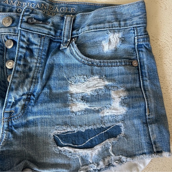 American Eagle Vintage Hi-Rise Festival Destroyed Denim Shorts, Size 4 - Picture 4 of 7